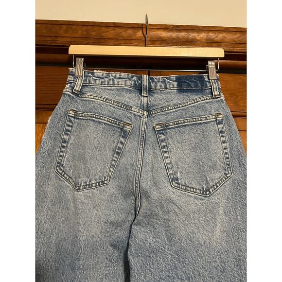 Abercrombie & Fitch Curve Love High Rise Dad Jeans Medium Light Wash Size 26/2S - Picture 7 of 10